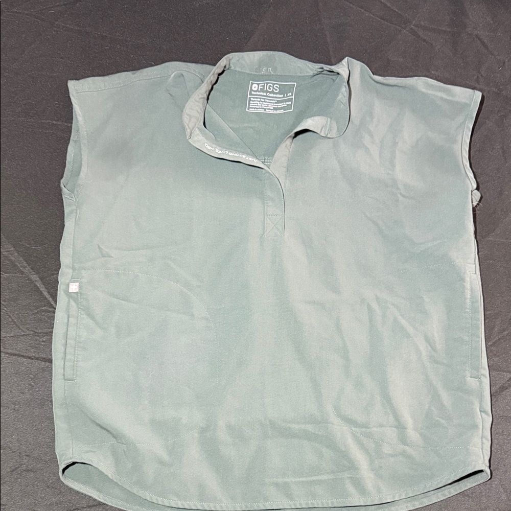 FIGS Gray Sleeveless Scrub Top